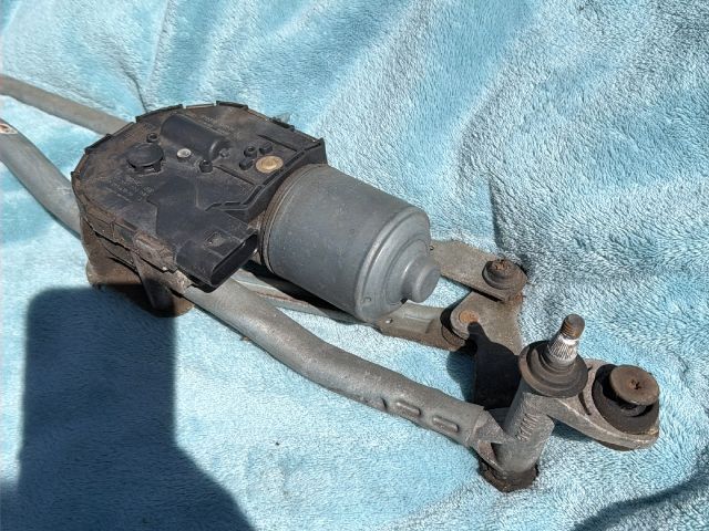Első Ablaktörlő Szerkezet Motorral – Audi A3 8P – OE 8P1955119F