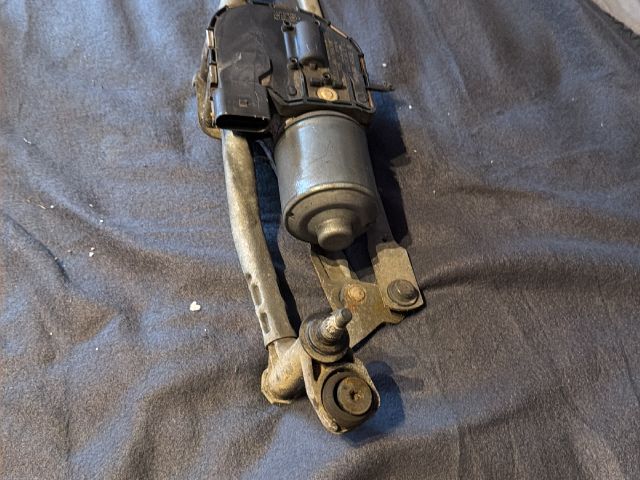 Első Ablaktörlő Szerkezet Motorral – Audi A3 8P – OE 8P1955119B