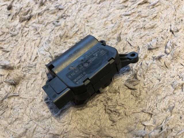 Fűtés Állító Motor – Audi A3 8P – OE 1K0907511