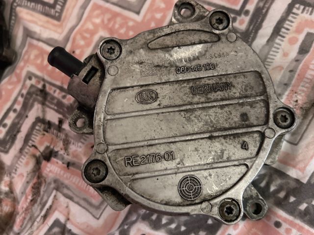 Vákumpumpa-2 TFSI – Audi A3 8P – OE 06J145100E