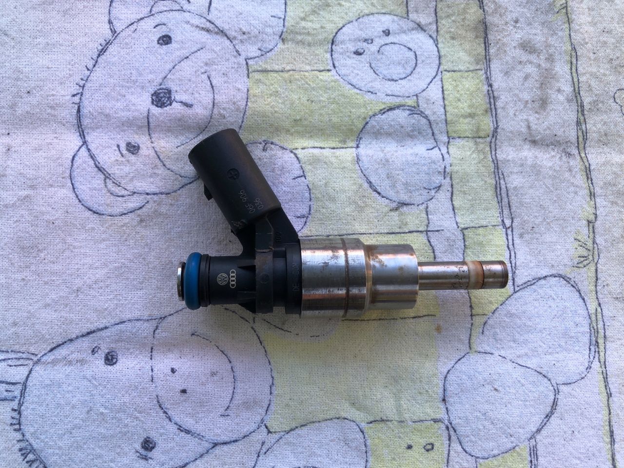 Injektor - 2 fsi – Audi A3 8P – OE 06F906036