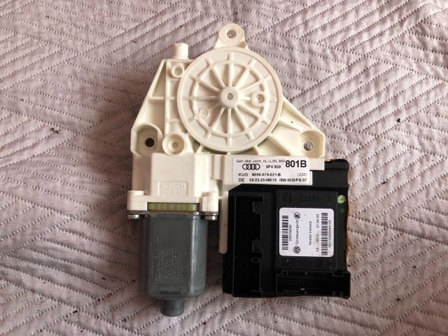 Bal hátsó ablakemelő motor – Audi A3 8P – OE 8P4959801B