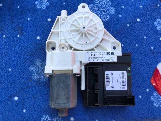 Bal hátsó ablakemelő motor – Audi A3 8P – OE 8P4959801E