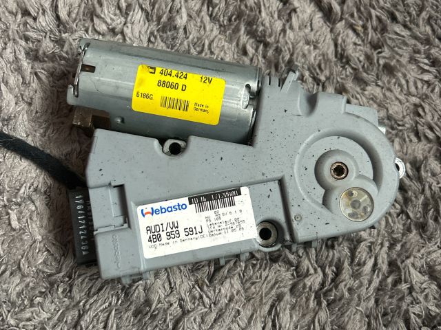 Tető Mozgató Motor – Audi A3 8P – OE 4B0959591J