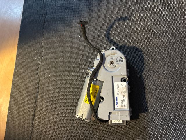 Tető Mozgató Motor – Audi A3 8P – OE 8P4959591B