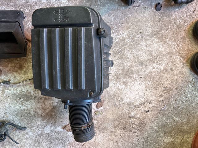 Légszűrő Ház - Benzin – Audi A3 8P – OE 1K0129601AK
