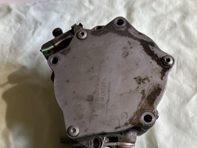 Vákumpumpa- 1.8 TFSI – Audi A3 8P – OE 06J145100B