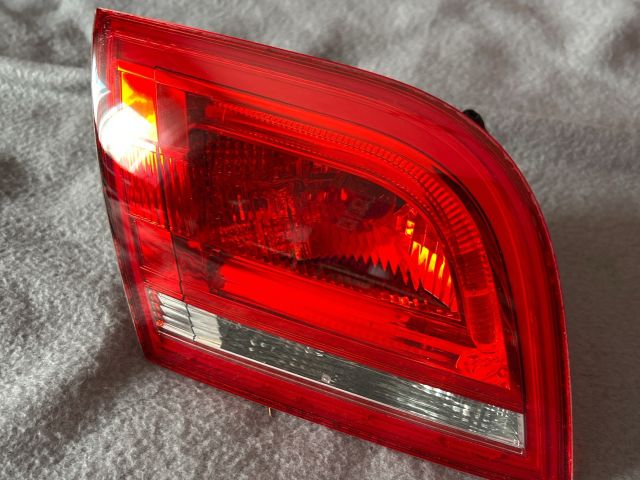 Bal Belső Hátsó Lámpabúra -Facelift – Audi A3 8P – OE 8P4945093D
