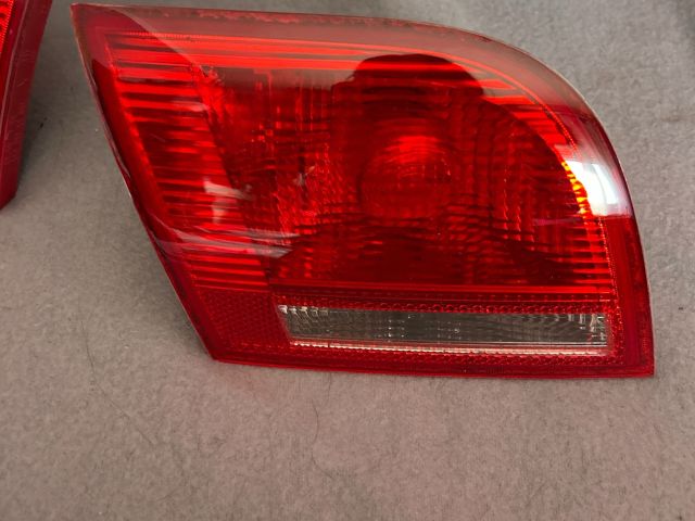 Bal Belső Hátsó Lámpabúra – Audi A3 8P – OE 8P4945093B