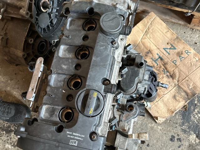 Fűzött blokk hengerfejjel - BVY – Audi A3 8P – OE BVY