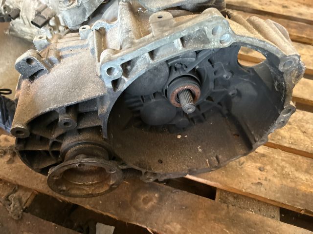 Váltó (Mechanikus) -KXZ – Audi A3 8P – OE KXZ
