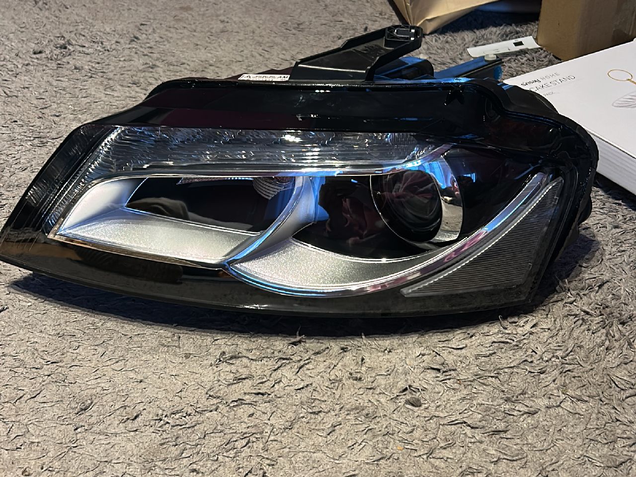 Bal Xenon Fényszóró Facelift - 9186 – Audi A3 8P – OE 8P0941003BE